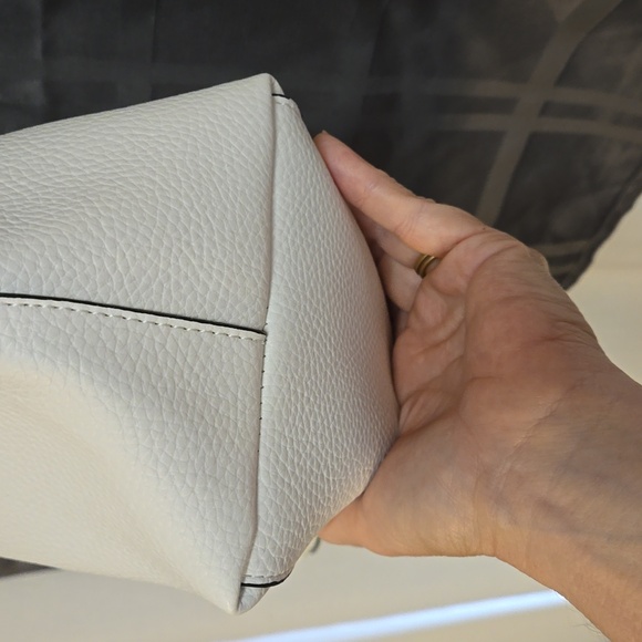 Victoria'e Secret Vegan Leather Tote, NWT - Picture 4 of 8